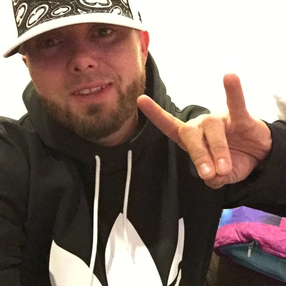 Meet your Posher, Zac